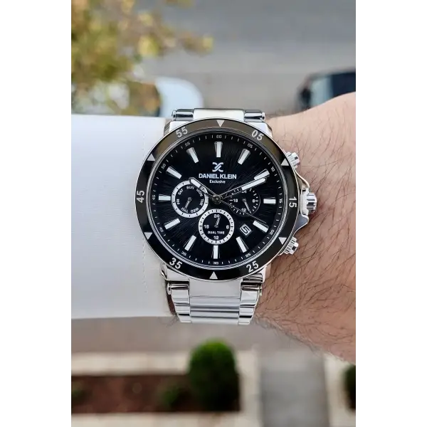 Kadranı Siyah Kordonu Gümüş Renk İç Göstergeleri Aktif Erkek Kol Saati