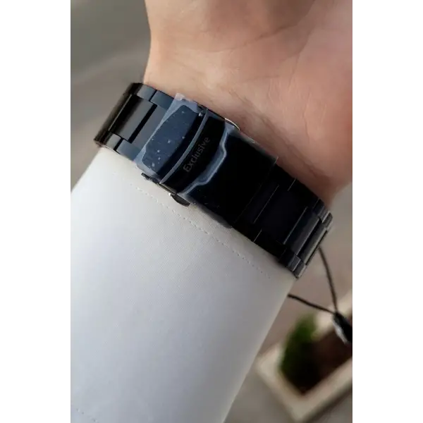 Rakamları Gümüş Kadranı Lacivert Kordonu Siyah Renk İç Göstergeleri Aktif Erkek Kol Saati