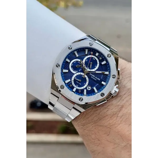 Kadranı Lacivert Kordonu Gümüş Renk İç Göstergeleri Aktif Erkek Kol Saati