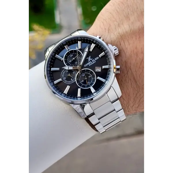 Kadranı Siyah Kordonu Gümüş Renk İç Göstergeleri Aktif Erkek Kol Saati