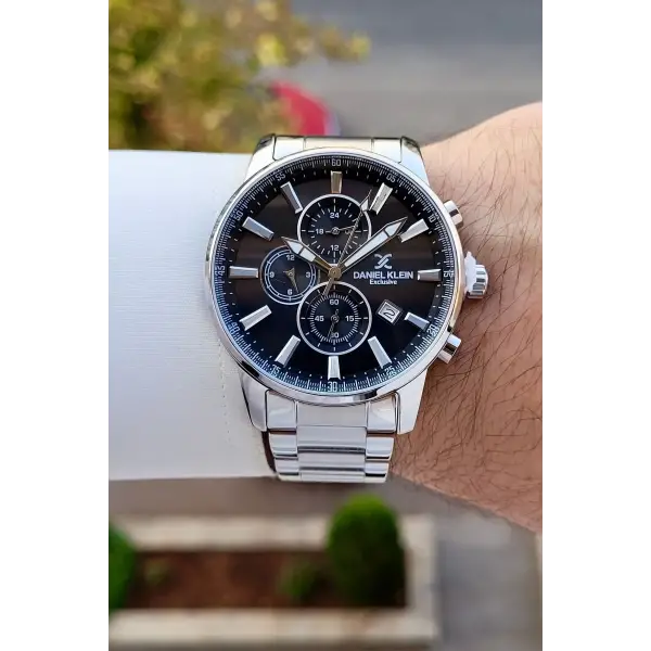 Kadranı Siyah Kordonu Gümüş Renk İç Göstergeleri Aktif Erkek Kol Saati