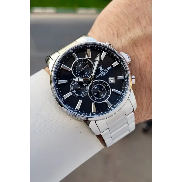 Kadranı Siyah Kordonu Gümüş Renk İç Göstergeleri Aktif Erkek Kol Saati