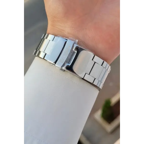 Kadranı Yeşil Kordonu Gümüş Renk 47 Mm İç Göstergeleri Aktif Erkek Kol Saati