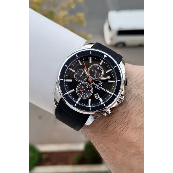 45 Mm Kasası Gümüş Kordonu Siyah Renk İç Göstergeleri Aktif Erkek Kol Saati