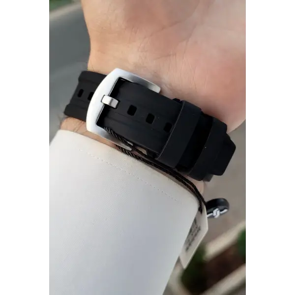 45 Mm Kasası Gümüş Kordonu Siyah Renk İç Göstergeleri Aktif Erkek Kol Saati