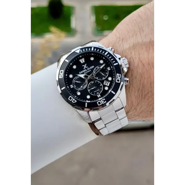 Kadranı Siyah Kordonu Gümüş Renk İç Göstergeleri Aktif Erkek Kol Saati