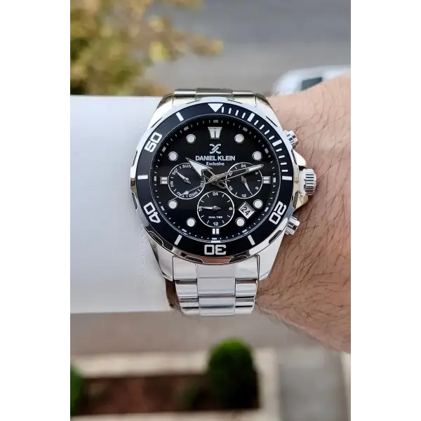 Kadranı Siyah Kordonu Gümüş Renk İç Göstergeleri Aktif Erkek Kol Saati