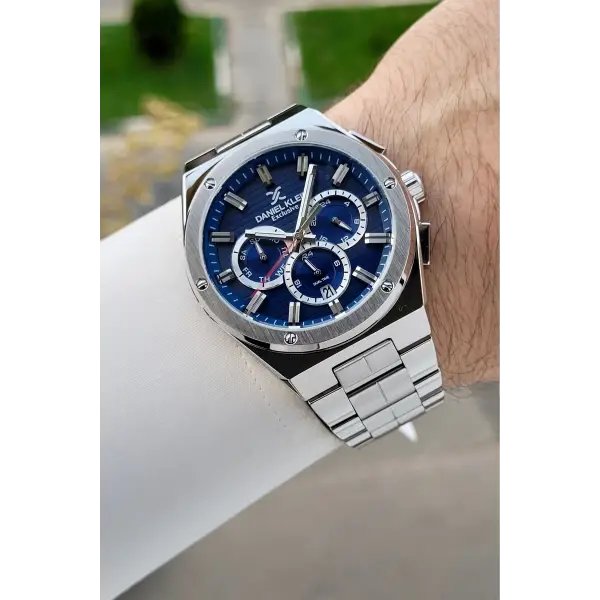 Kadranı Lacivert Kordonu Gümüş Renk İç Göstergeleri Aktif Erkek Kol Saati