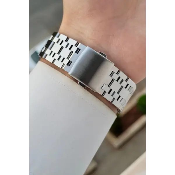 Kadranı Yeşil Kordonu Gümüş Renk İç Göstergeleri Aktif 43 Mm Erkek Kol Saati