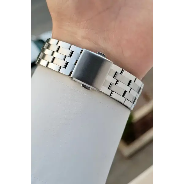 Kadranı Lacivert Kordonu Gümüş Renk İç Göstergeleri Aktif 45 Mm Erkek Kol Saati