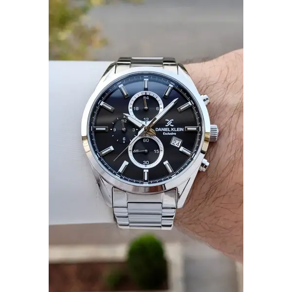 Kadranı Siyah Kordonu Gümüş Renk Takvimli 44 Mm Erkek Kol Saati