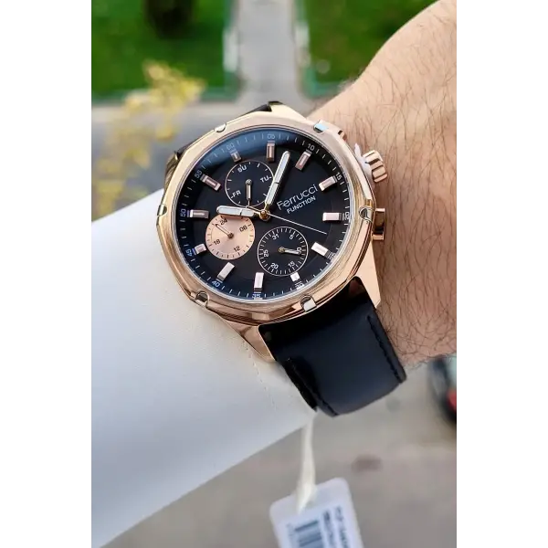 Kasası Rose Kordonu Siyah Renk 44 Mm İç Göstergeleri Aktif Erkek Kol Saati