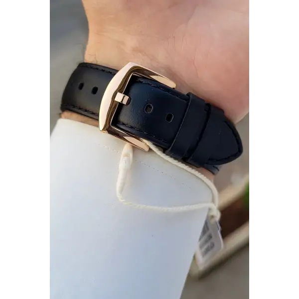 Kasası Rose Kordonu Siyah Renk 44 Mm İç Göstergeleri Aktif Erkek Kol Saati