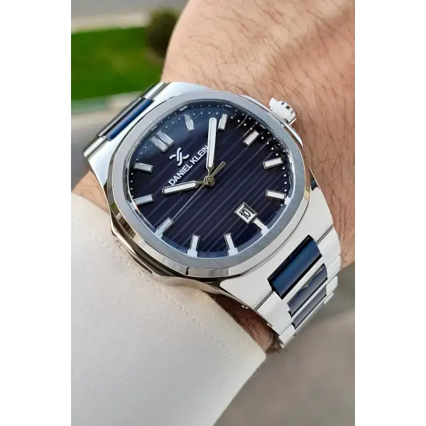 Kadranı Lacivert Kordonu Lacivert Gümüş Renk Takvimli Erkek Kol Saati