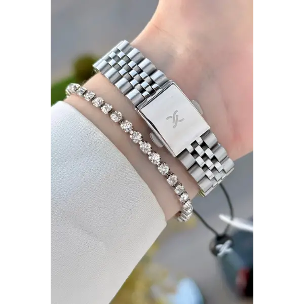 Gümüş Renk 30 Mm Kadın Kol Saati ve Bileklik