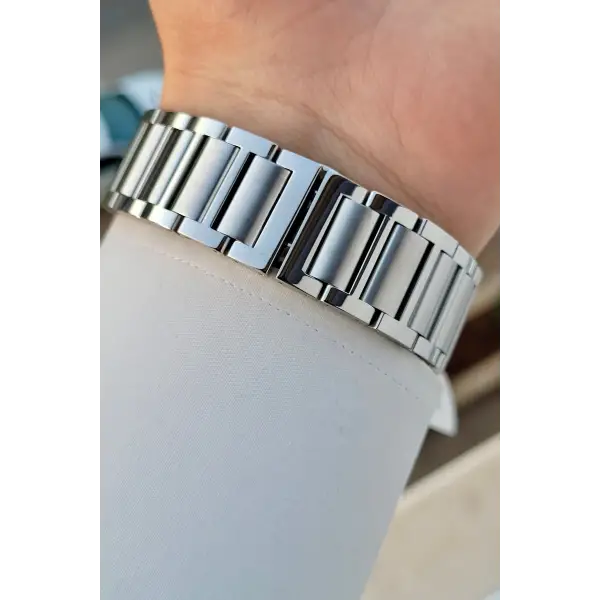 Kadranı Yeşil Kordonu Gümüş Renk 43 Mm İç Göstergeleri Aktif Erkek Kol Saati