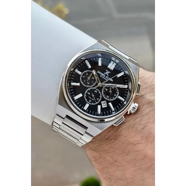 Kadranı Siyah Kordonu Gümüş Renk 43 Mm İç Göstergeleri Aktif Erkek Kol Saati