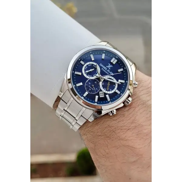 Kadranı Lacivert Kordonu Gümüş Renk 43 Mm İç Göstergeleri Aktif Erkek Kol Saati