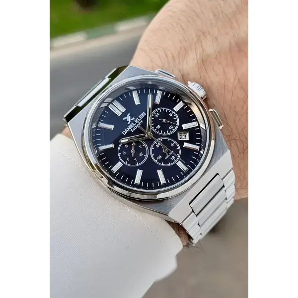 Kadranı Lacivert Kordonu Gümüş Renk 43 Mm İç Göstergeleri Aktif Erkek Kol Saati