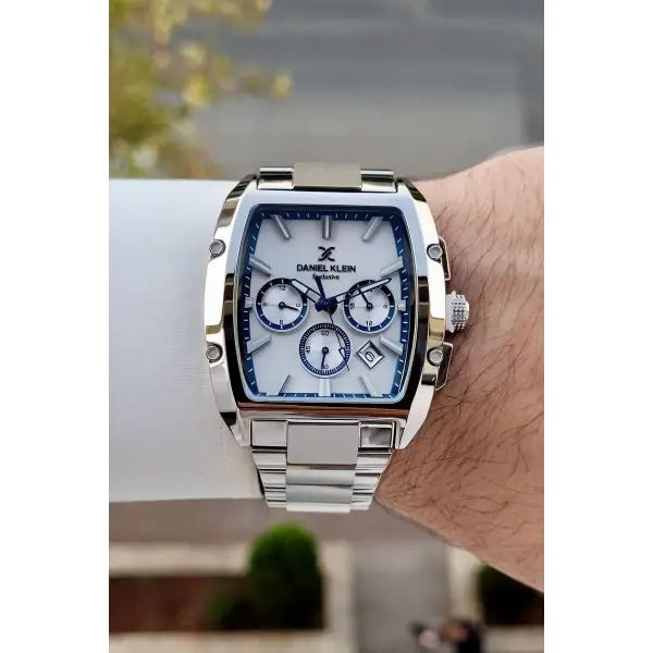 Kenarları Lacivert Kordonu Gümüş Renk İç Göstergeleri Aktif Erkek Kol Saati