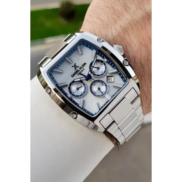 Kenarları Lacivert Kordonu Gümüş Renk İç Göstergeleri Aktif Erkek Kol Saati