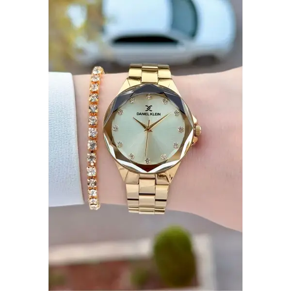 Gold Renk 33 Mm Kadın Kol Saati ve Bileklik