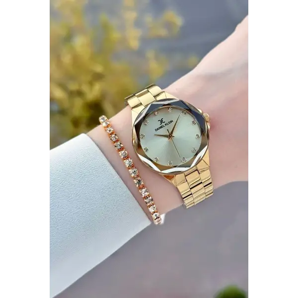 Gold Renk 33 Mm Kadın Kol Saati ve Bileklik