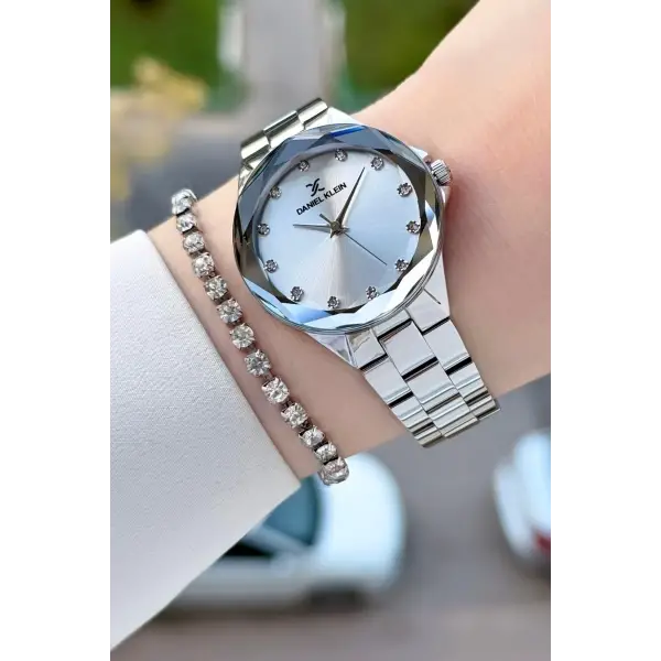 Gümüş Renk 33 Mm Kadın Kol Saati ve Bileklik