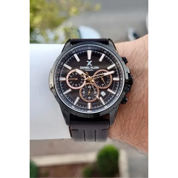 Kasası Siyah Kordonu Kahverengi Renk İç Göstergeleri Aktif Erkek Kol Saati