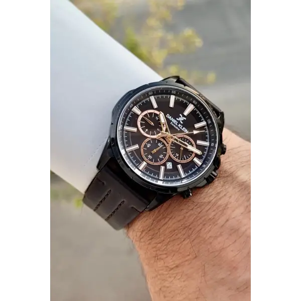 Kasası Siyah Kordonu Kahverengi Renk İç Göstergeleri Aktif Erkek Kol Saati