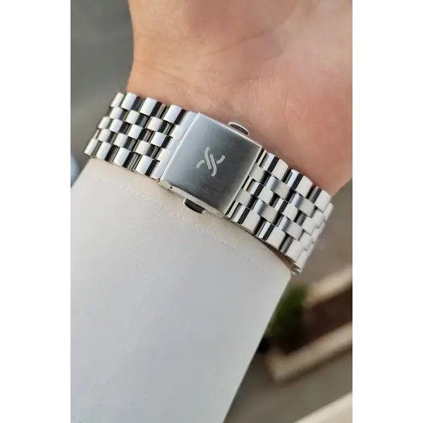 Kadranı Lacivert Kordonu Gümüş Renk İç Göstergeleri Aktif Hediye Paketli Erkek Kol Saati