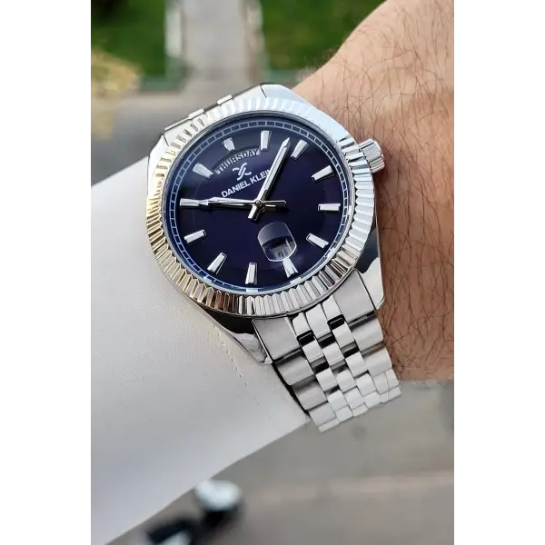 Kadranı Lacivert Kordonu Gümüş Renk 42 Mm İç Göstergeleri Aktif Erkek Kol Saati