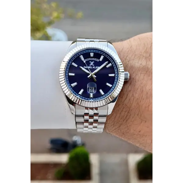 Kadranı Lacivert Kordonu Gümüş Renk 42 Mm İç Göstergeleri Aktif Erkek Kol Saati