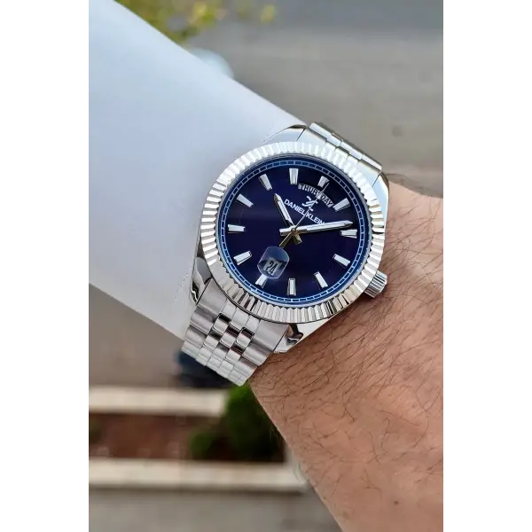 Kadranı Lacivert Kordonu Gümüş Renk 42 Mm İç Göstergeleri Aktif Erkek Kol Saati