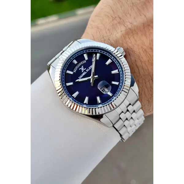 Kadranı Lacivert Kordonu Gümüş Renk 42 Mm İç Göstergeleri Aktif Erkek Kol Saati