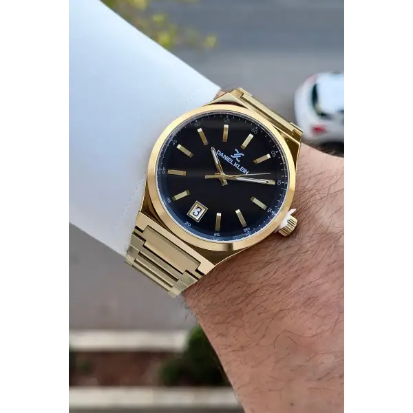 Kadranı Siyah Kordonu Gold Renk 42 Mm İç Göstergeleri Aktif Erkek Kol Saati