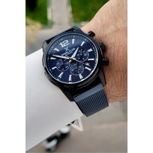 Kasası Siyah Kordonu Lacivert Renk 43 Mm İç Göstergeleri Aktif Erkek Kol Saati