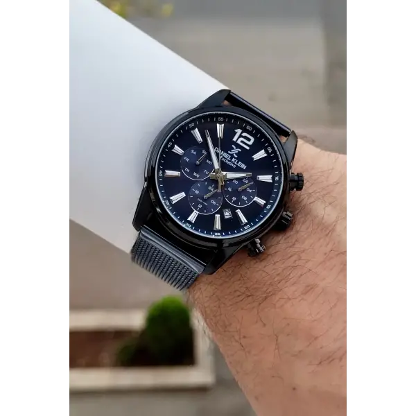 Kasası Siyah Kordonu Lacivert Renk 43 Mm İç Göstergeleri Aktif Erkek Kol Saati