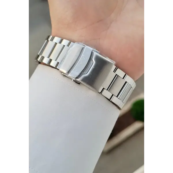 Kadranı Yeşil Kordonu Gümüş Renk 43 Mm İç Göstergeleri Aktif Erkek Kol Saati