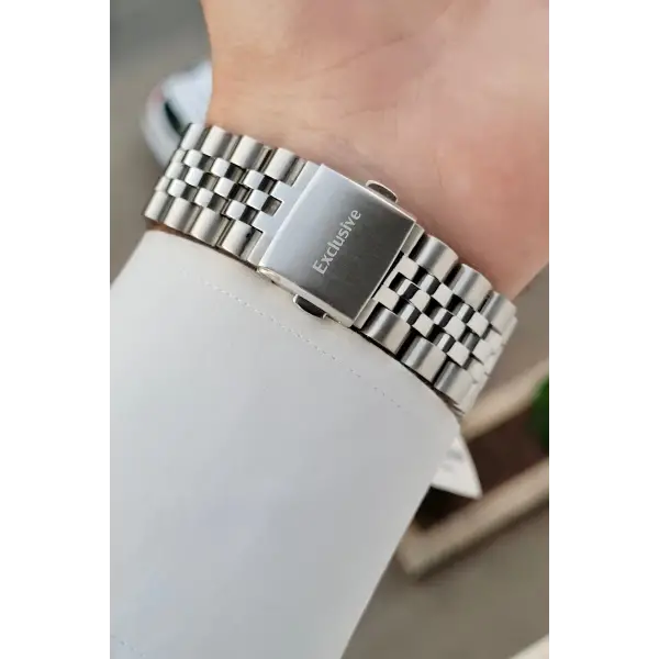 Kadranı Siyah Kordonu Gümüş Renk 44 Mm İç Göstergeleri Aktif Erkek Kol Saati