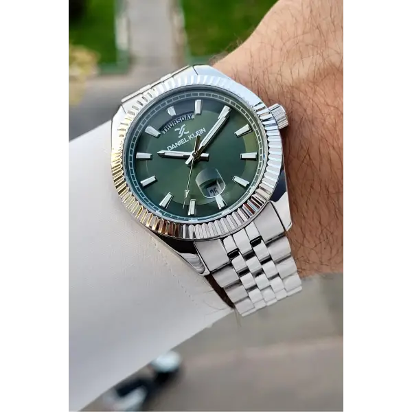 Kadranı Yeşil Kordonu Gümüş Renk 42 Mm İç Göstergeleri Aktif Erkek Kol Saati