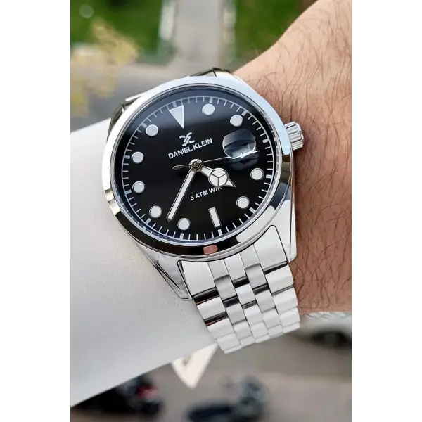 Kadranı Siyah Kordonu Gümüş Renk İç Göstergeleri Aktif Hediye Paketli Erkek Kol Saati