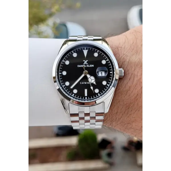 Kadranı Siyah Kordonu Gümüş Renk İç Göstergeleri Aktif Hediye Paketli Erkek Kol Saati