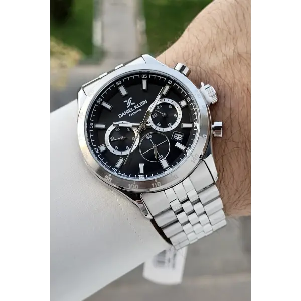 Kadranı Siyah Kordonu Gümüş Renk İç Göstergeleri Aktif Erkek Kol Saati