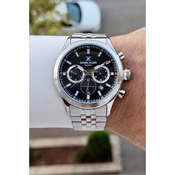 Kadranı Siyah Kordonu Gümüş Renk İç Göstergeleri Aktif Erkek Kol Saati