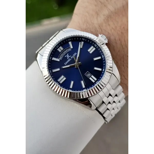 Kadranı Lacivert Kordonu Siyah Renk 42 Mm İç Göstergeleri Aktif Erkek Kol Saati