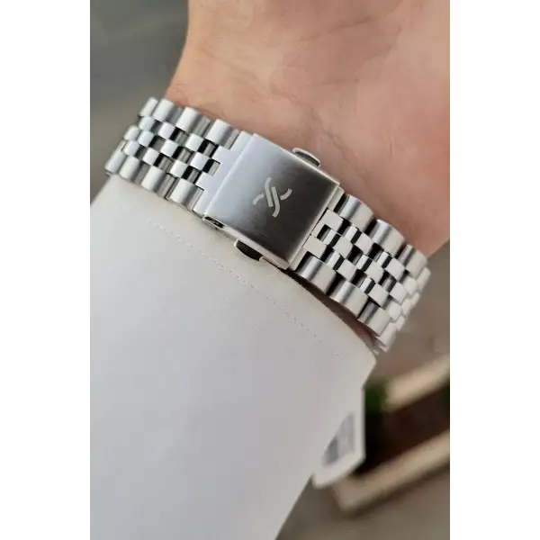 Kadranı Lacivert Kordonu Siyah Renk 42 Mm İç Göstergeleri Aktif Erkek Kol Saati