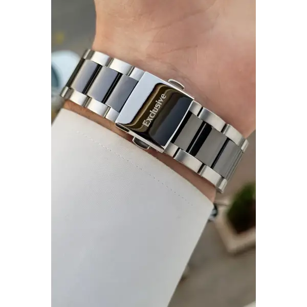 Göstergeleri Aktif Kadranı Siyah Gümüş Renk Hediye Paketli Erkek Kol Saati