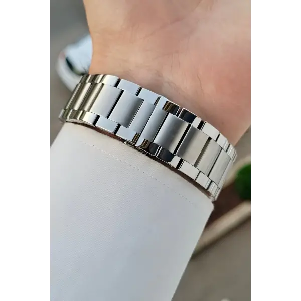 Kadranı Siyah Kordonu Gümüş Renk 42 Mm İç Göstergeleri Aktif Erkek Kol Saati