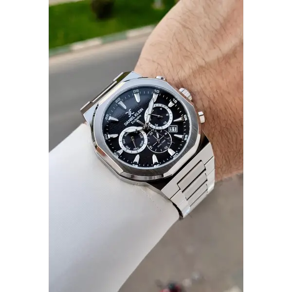 Kadranı Siyah Kordonu Gümüş Renk 43 Mm İç Göstergeleri Aktif Erkek Kol Saati